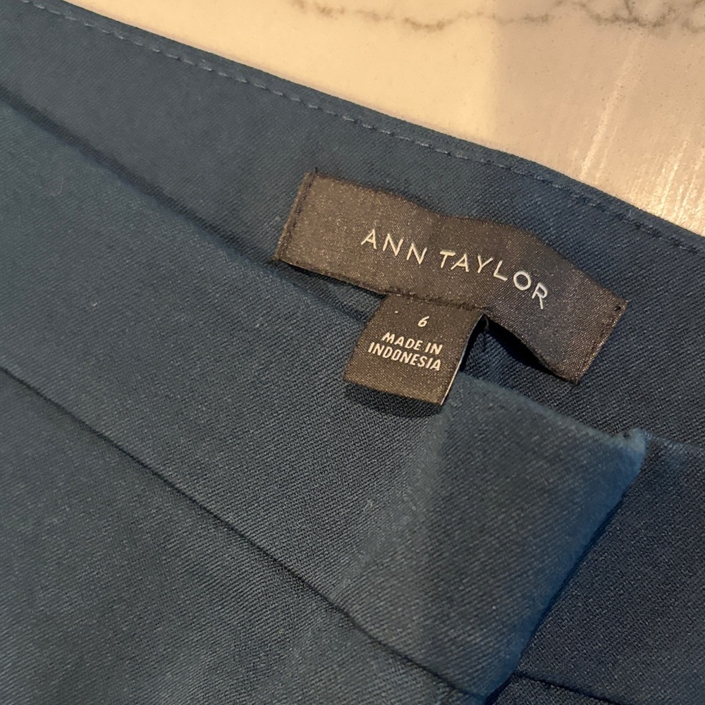 Ann Taylor Women's Teal Chinos - Picture 6 of 9